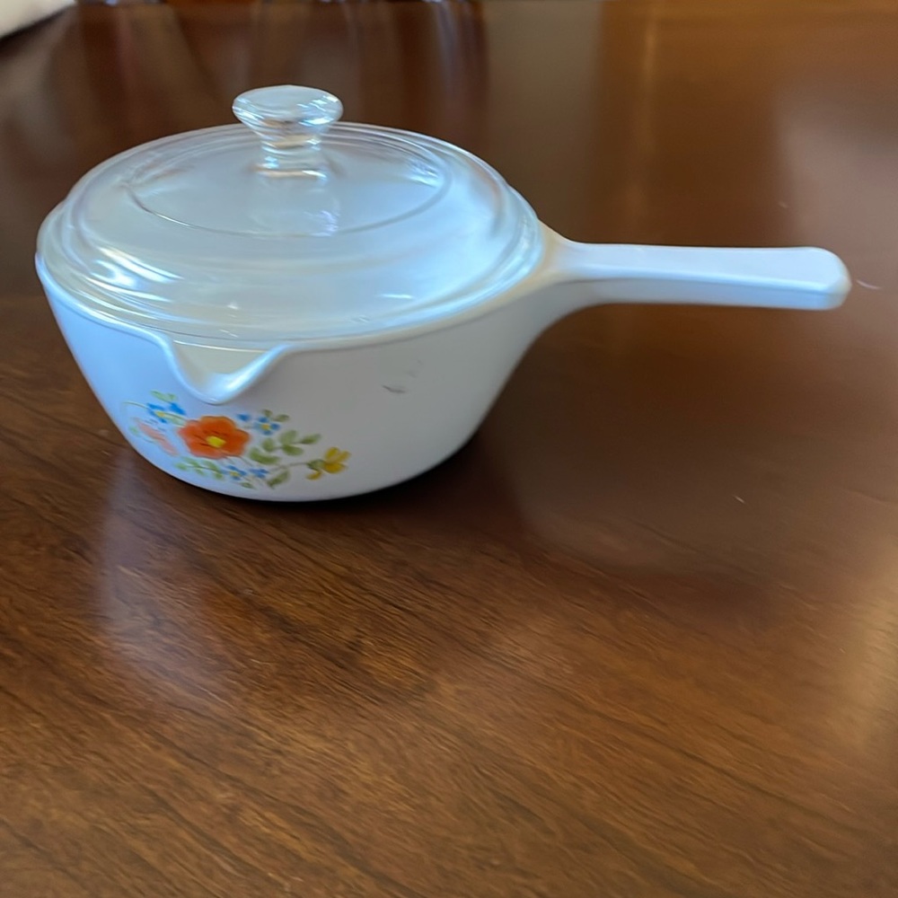Vintage Corning Ware 2.5 cup sauce pan with Pyrex glass lid